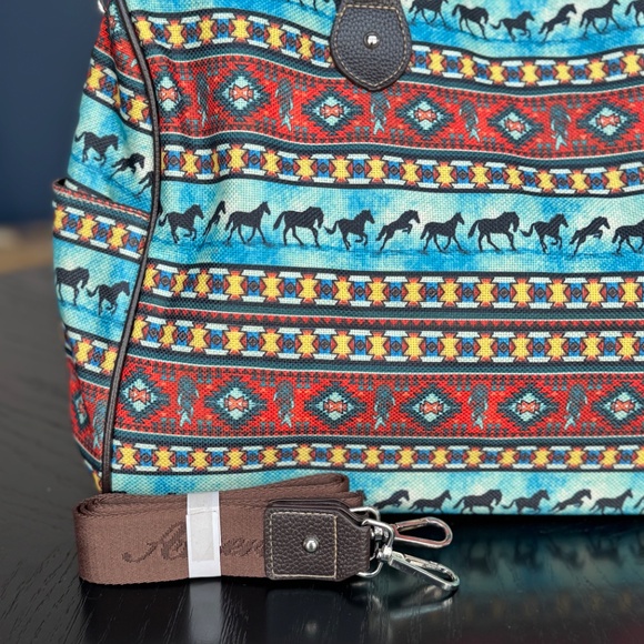 American Bling by Montana West Weekender Bag NWT - Picture 2 of 7